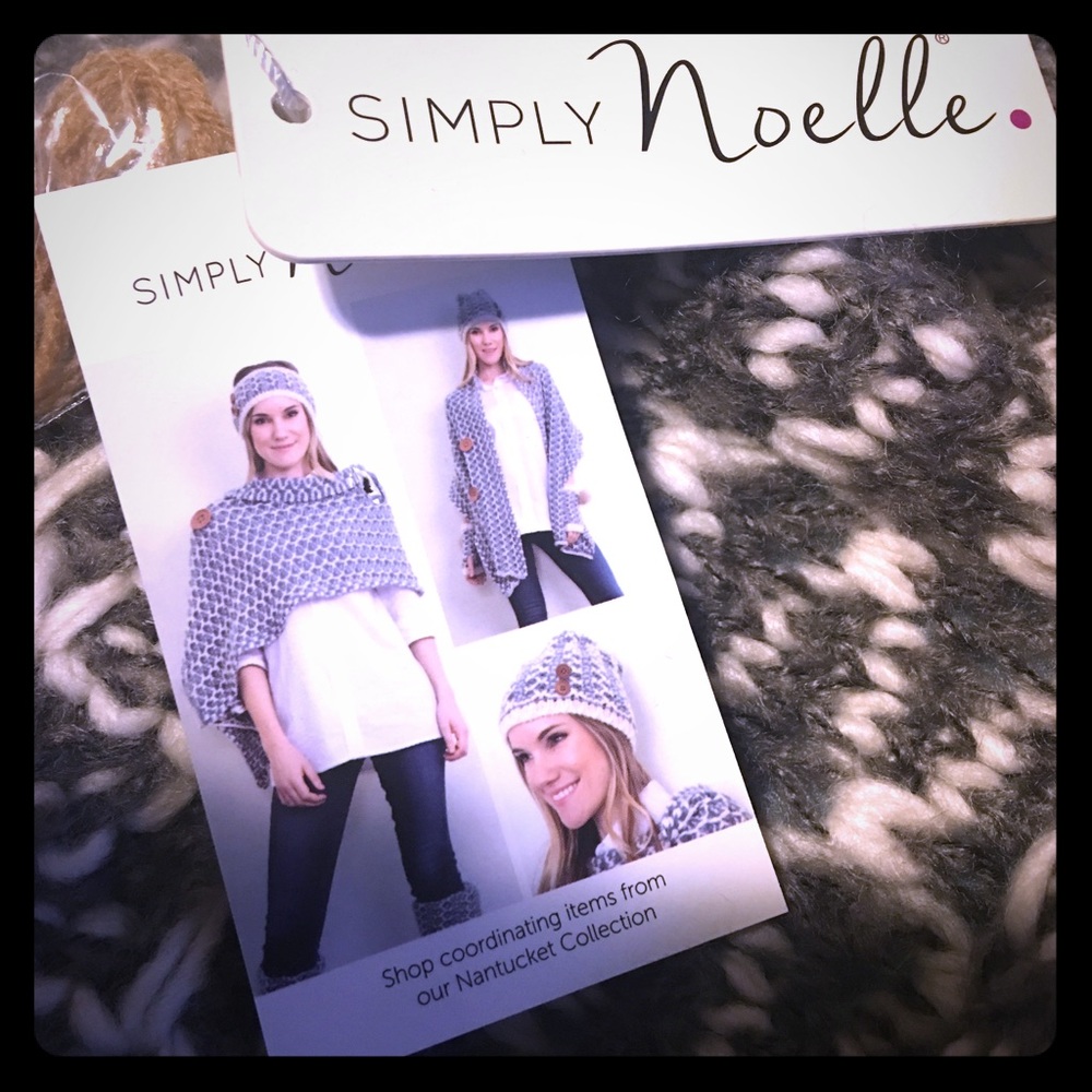 NWT Gray and white cardigan